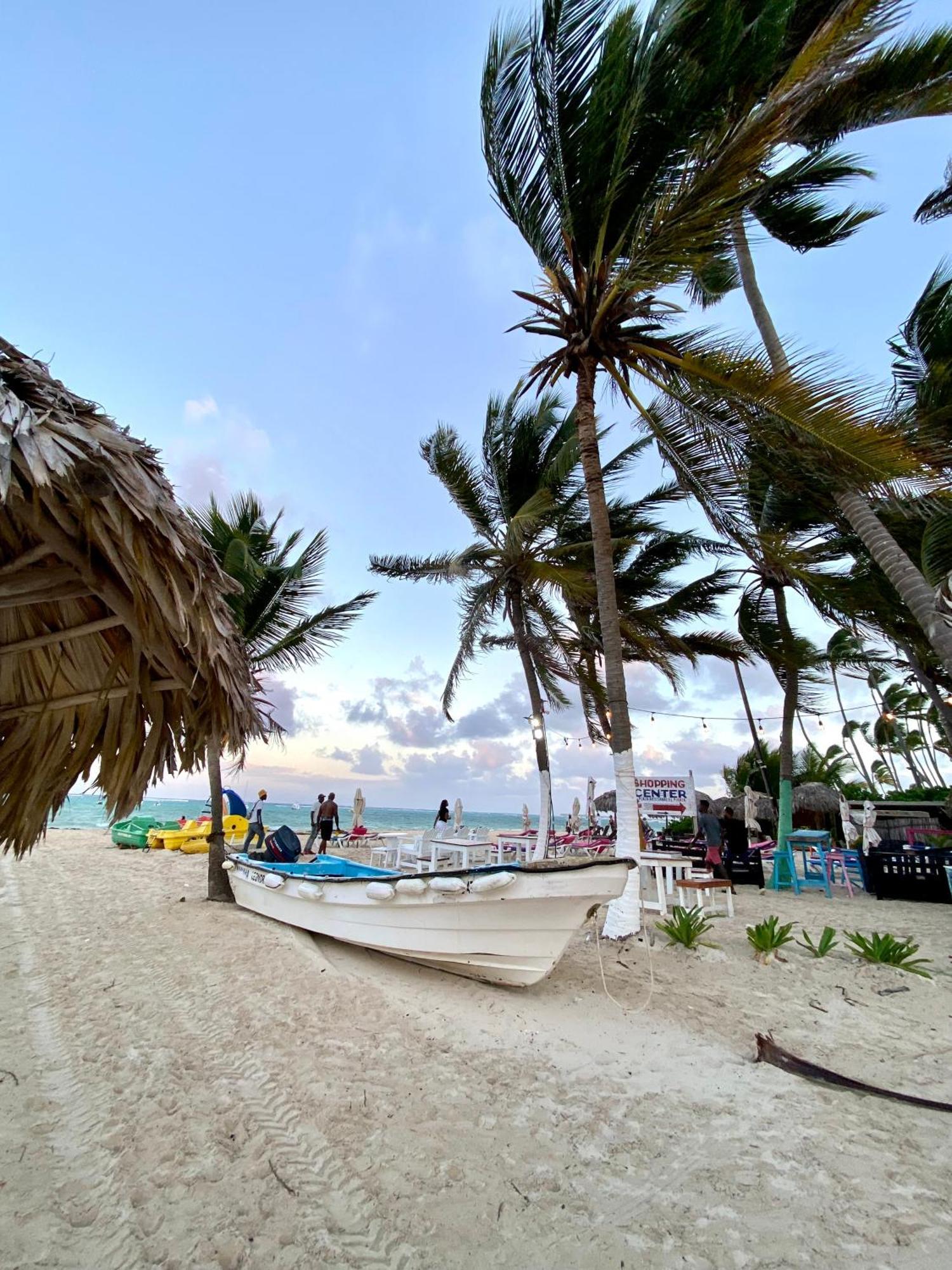 Madonna Pool Beach Los Corales Punta Cana Extérieur photo