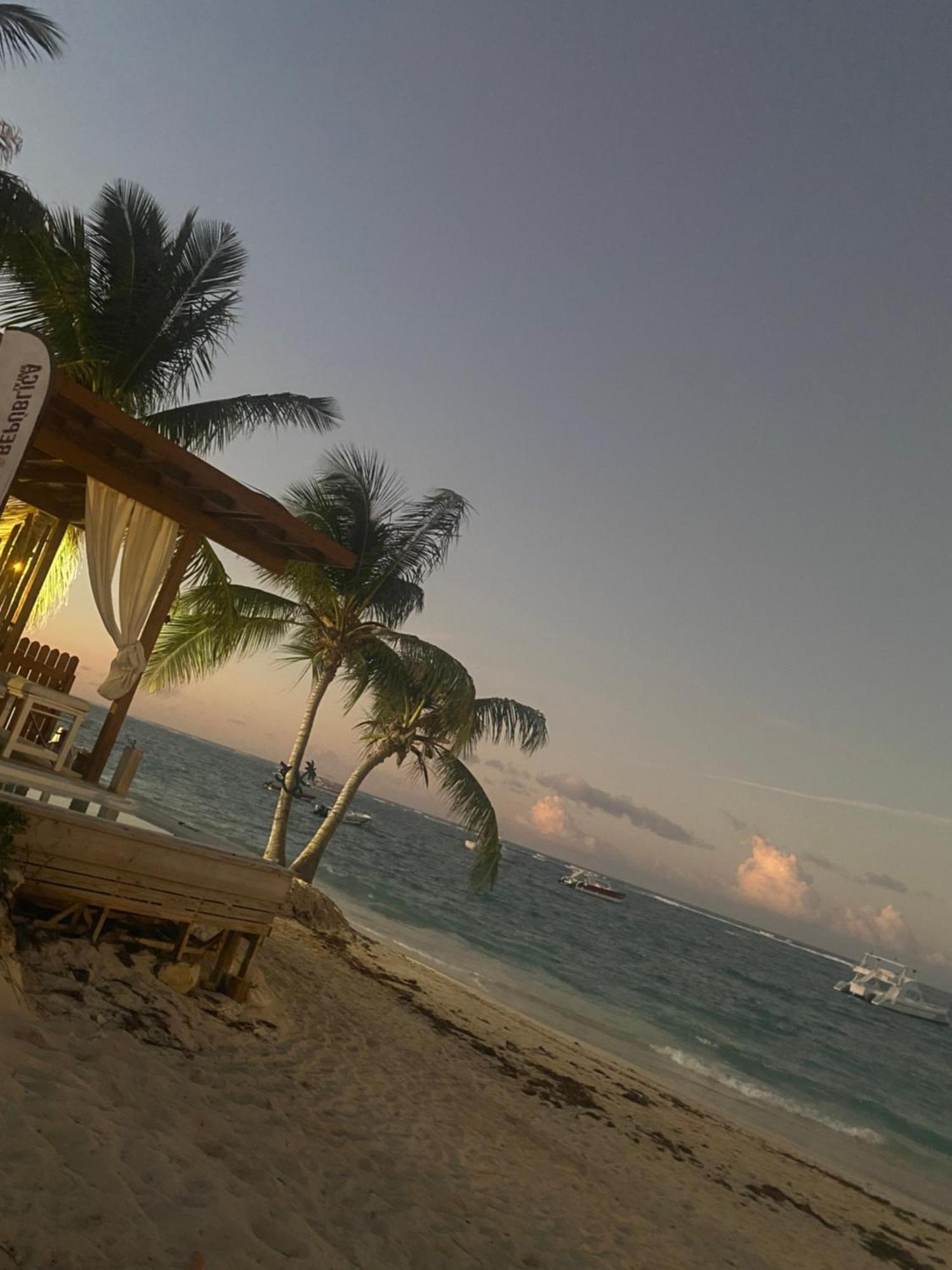 Madonna Pool Beach Los Corales Punta Cana Extérieur photo