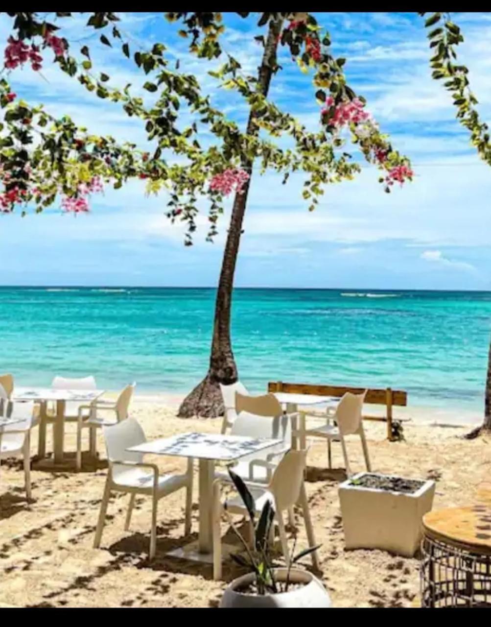 Madonna Pool Beach Los Corales Punta Cana Extérieur photo