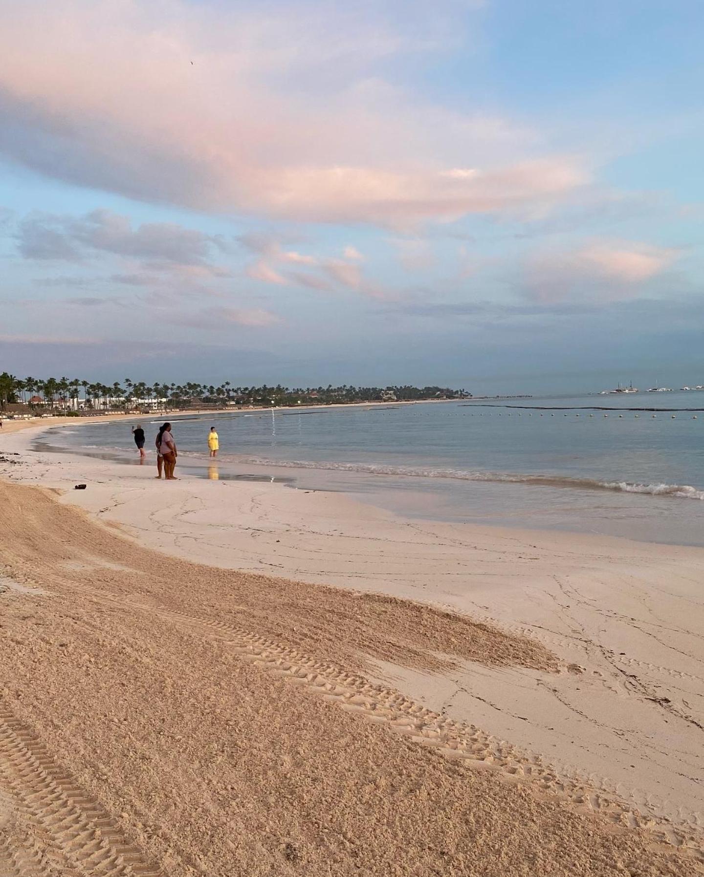 Madonna Pool Beach Los Corales Punta Cana Extérieur photo