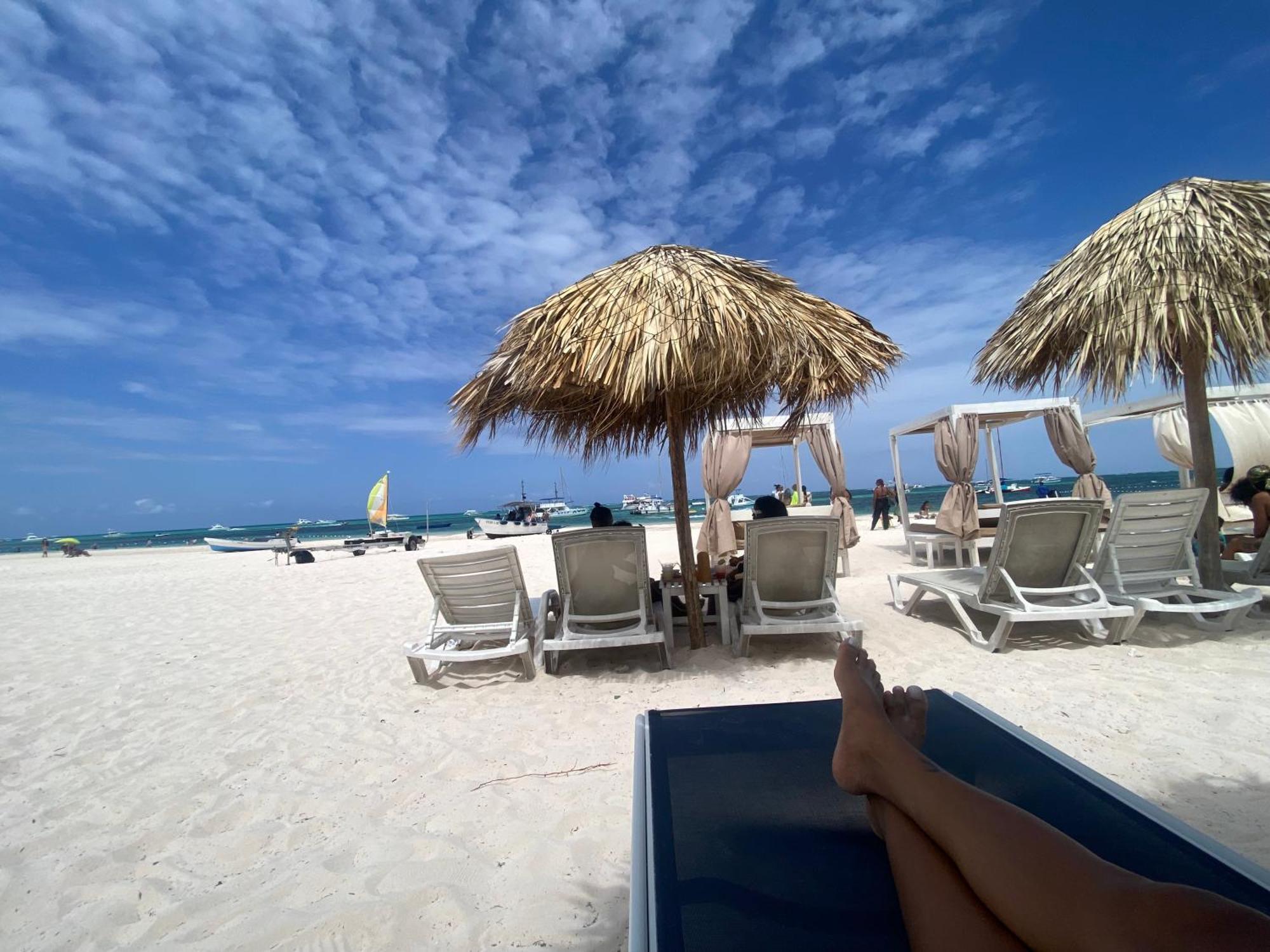 Madonna Pool Beach Los Corales Punta Cana Extérieur photo