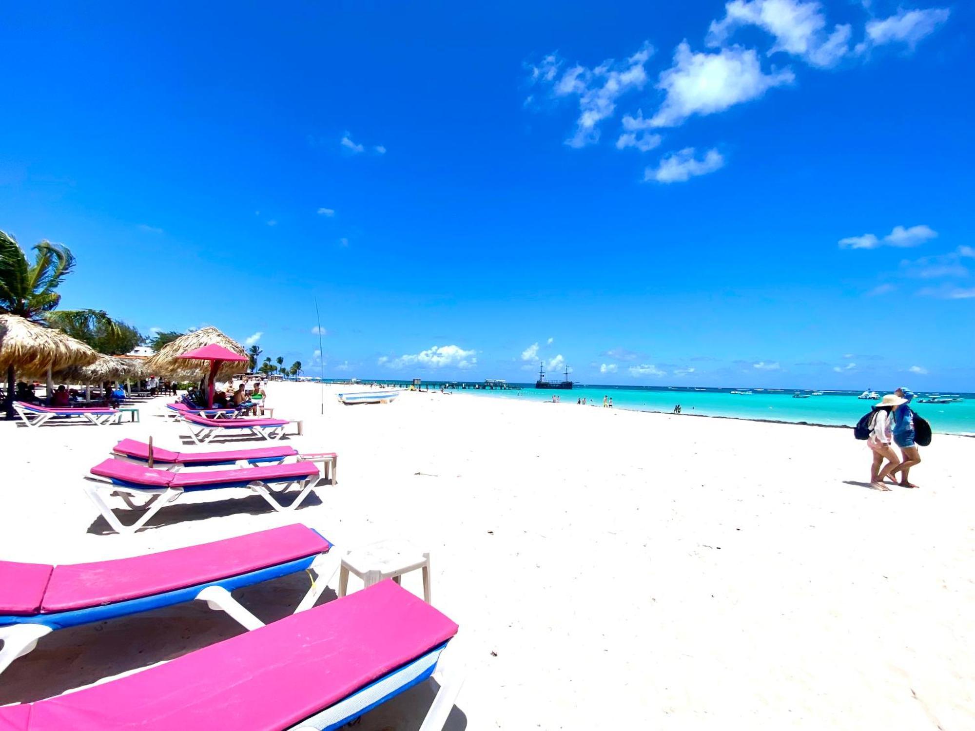 Madonna Pool Beach Los Corales Punta Cana Extérieur photo