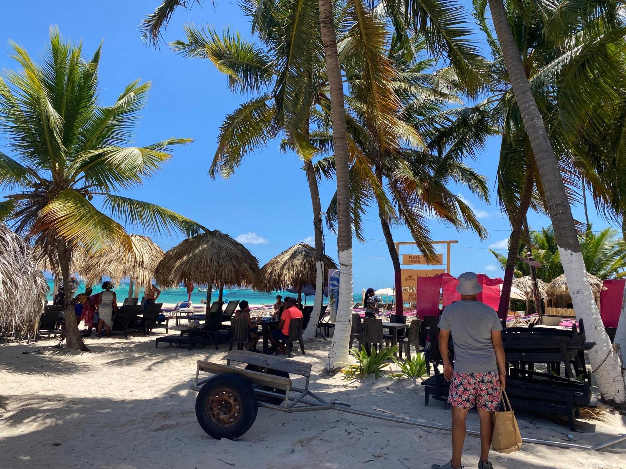Madonna Pool Beach Los Corales Punta Cana Extérieur photo